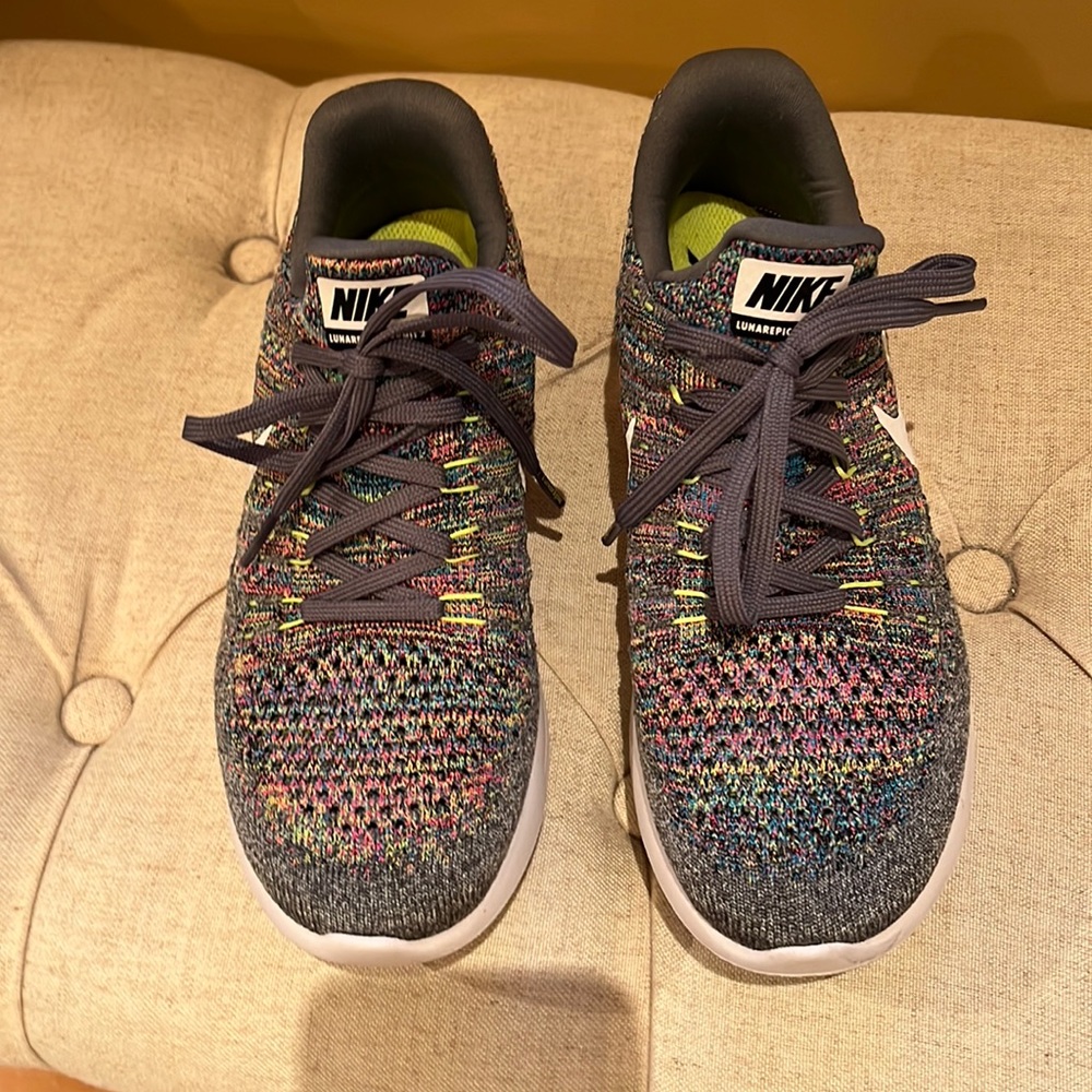 Nike Fly Knit MultiColor Lunnar Runners in Women’s size 7